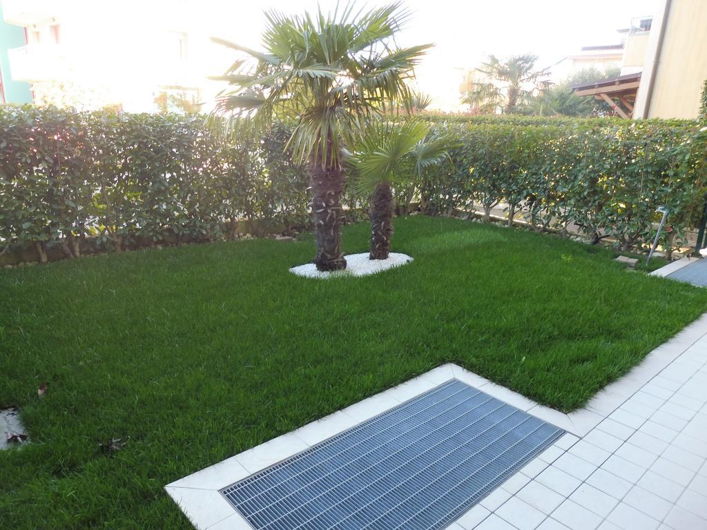 Residence Elisa Piano Terra Con Giardino E Posto Spiaggia Incluso Caorle Oda fotoğraf