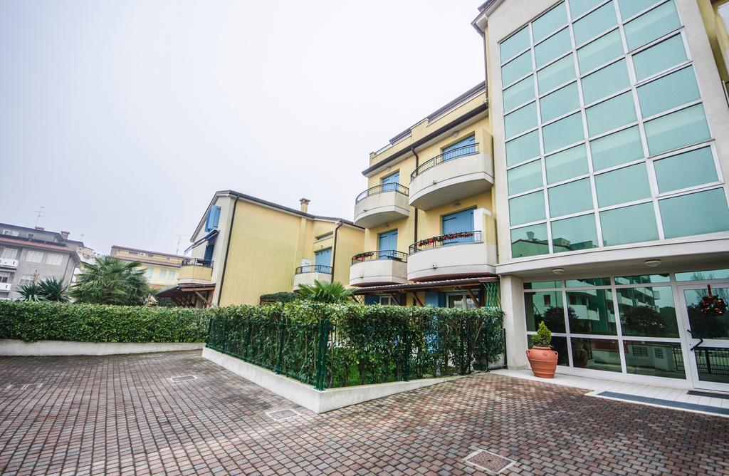 Residence Elisa Piano Terra Con Giardino E Posto Spiaggia Incluso Caorle Dış mekan fotoğraf