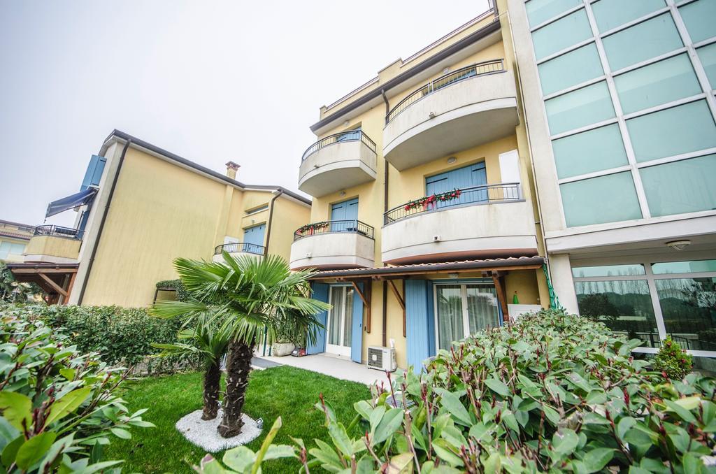 Residence Elisa Piano Terra Con Giardino E Posto Spiaggia Incluso Caorle Dış mekan fotoğraf